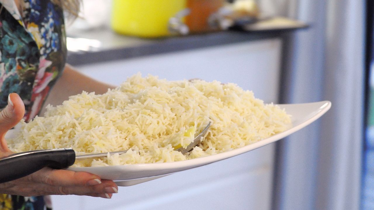 Is it okay for cats to eat rice?
