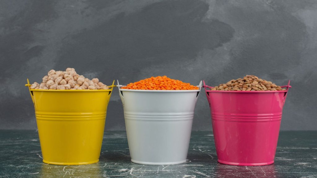 How much wet food should a 50 lb dog eat?